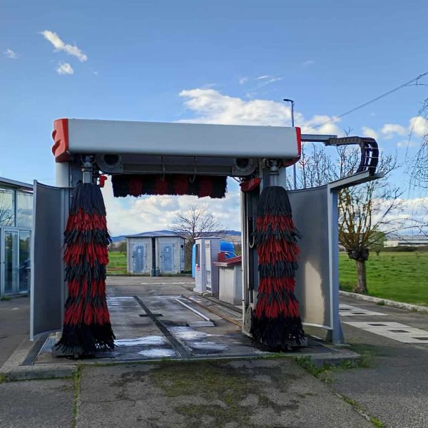 Aquila Energie stazione di ricarica veicoli elettrici a Monte San Savino.