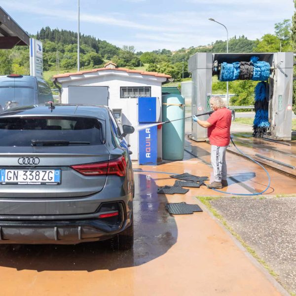 Aquila Energie stazione di ricarica auto elettriche a Tavarnelle Val di Pesa - Sambuca.